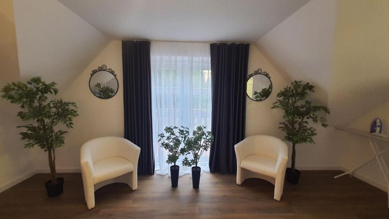 Villa Dom Nasutow Niemce Esterno foto
