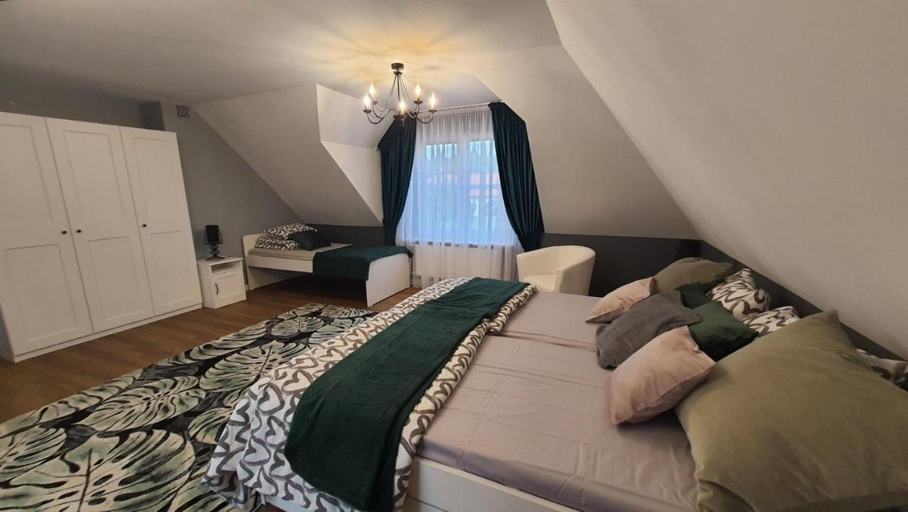 Villa Dom Nasutow Niemce Esterno foto