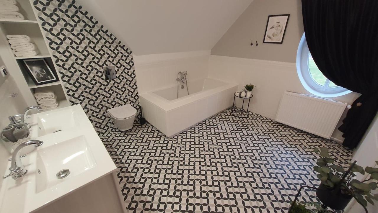 Villa Dom Nasutow Niemce Esterno foto